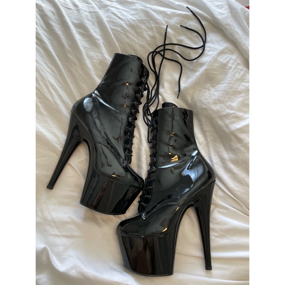 Size 8 Black patent leather platform pleaser boots